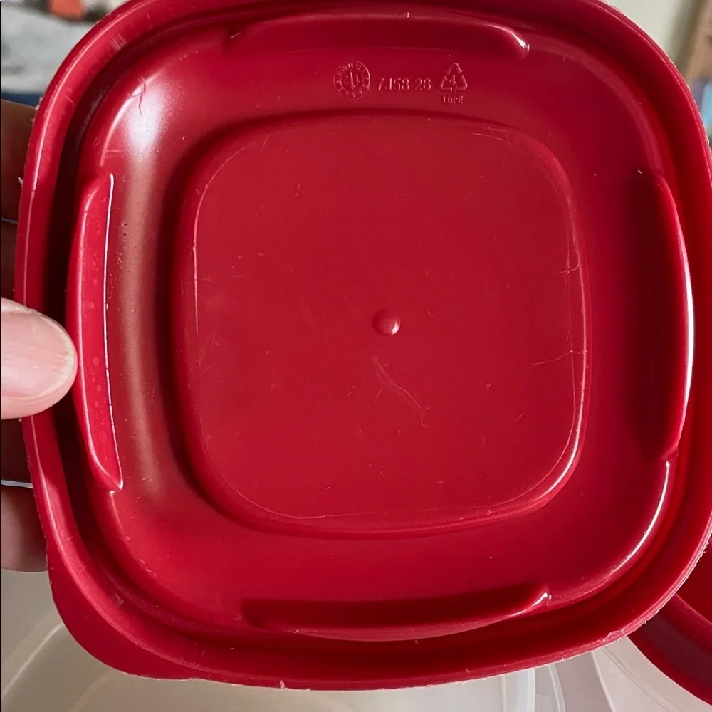 3 small Rubbermaid Red/Burgundy Storage Containers w/ lids 6pcs total